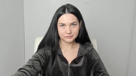 Snapshot of blum_kelly chatting on 10.02.25 Kelly online show from 10.02.25