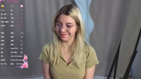 Chloe online show from 10.20.25