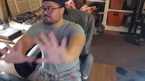 Snapshot of bnitehawk1234 chatting on 09.16.25 harry cockins online show from 09.16.25