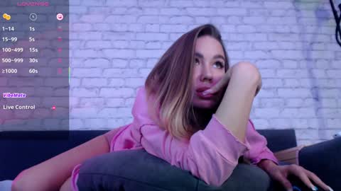 Snapshot of bonbon_aria chatting on 02.05.25 Aria online show from 02.05.25