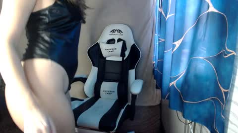 Snapshot of bonny_klyde95 chatting on 12.13.24 bonny_klyde95 online show from 12.13.24