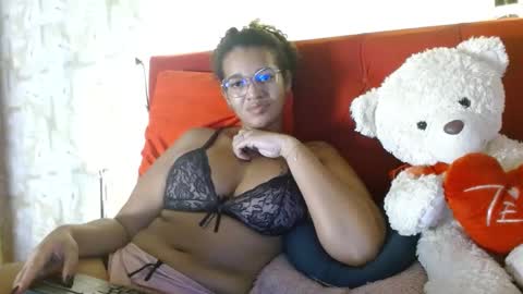 Snapshot of bonvivantb chatting on 01.27.25 Queen Bon Vivantt online show from 01.27.25