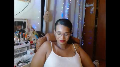 Snapshot of bonvivantb chatting on 02.25.25 Queen Bon Vivantt online show from 02.25.25