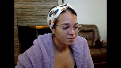 Snapshot of bonvivantb chatting on 10.28.25 Queen Bon Vivantt online show from 10.28.25