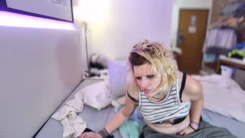 Snapshot of boobookittyfuxx chatting on 10.31.25 boobookittyfuxx online show from 10.31.25