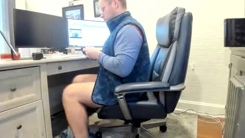 Snapshot of boredhorndog chatting on 12.11.24 Boredhorndog online show from 12.11.24