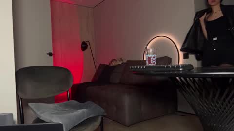 Snapshot of bowtorina chatting on 10.11.25 Brat and Confident Real Femdon Not for everyone online show from 10.11.25