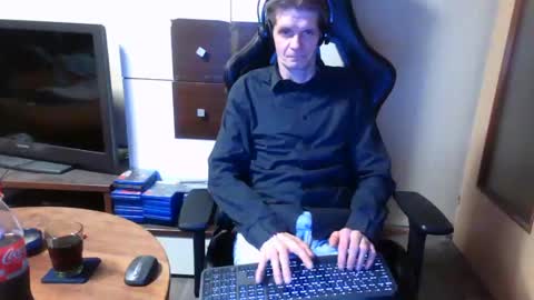 Snapshot of bponie1 chatting on 12.04.24 bponie1 online show from 12.04.24