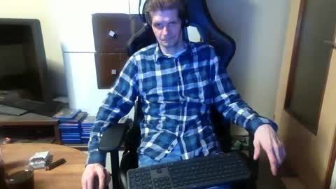 Snapshot of bponie1 chatting on 12.22.24 bponie1 online show from 12.22.24