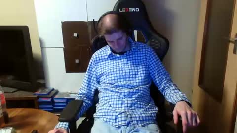 Snapshot of bponie1 chatting on 12.28.24 bponie1 online show from 12.28.24