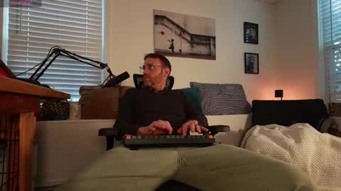 Snapshot of bradbronton chatting on 02.10.25 BradBronton online show from 02.10.25