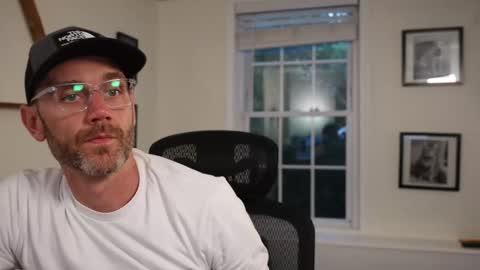 Snapshot of bradbronton chatting on 09.16.25 BradBronton online show from 09.16.25