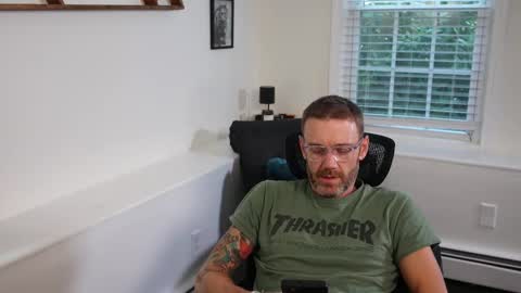 Snapshot of bradbronton chatting on 09.23.25 BradBronton online show from 09.23.25