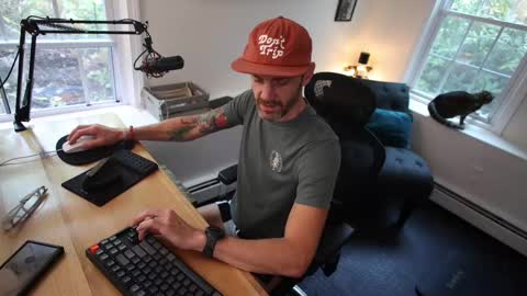 Snapshot of bradbronton chatting on 10.14.25 BradBronton online show from 10.14.25