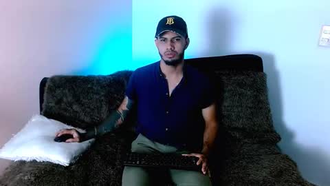 Snapshot of brandondark_ chatting on 11.18.25 brandondark_ online show from 11.18.25