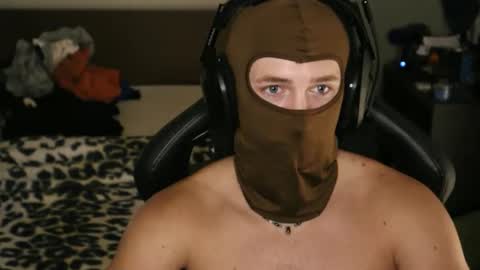 Snapshot of brentonverde chatting on 11.11.25 brentonverde online show from 11.11.25