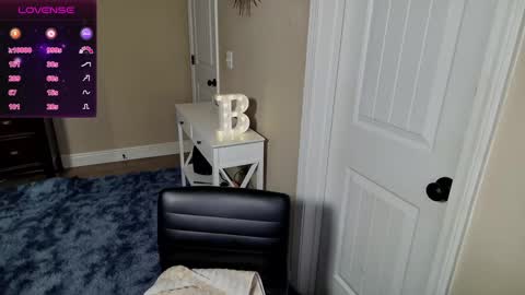 Snapshot of brookebee27 chatting on 02.04.25 brookebee online show from 02.04.25