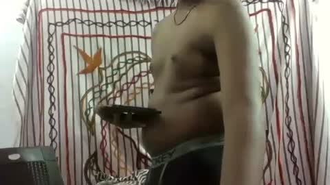 Snapshot of brownguy2505 chatting on 01.04.25 brownguy2505 online show from 01.04.25