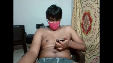 Snapshot of brownguy2505 chatting on 01.18.25 brownguy2505 online show from 01.18.25