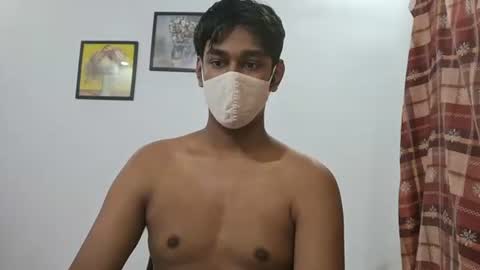 Snapshot of brownguy2505 chatting on 10.05.25 brownguy2505 online show from 10.05.25