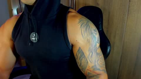 Snapshot of bryan_boy_ chatting on 01.17.25 bryan online show from 01.17.25