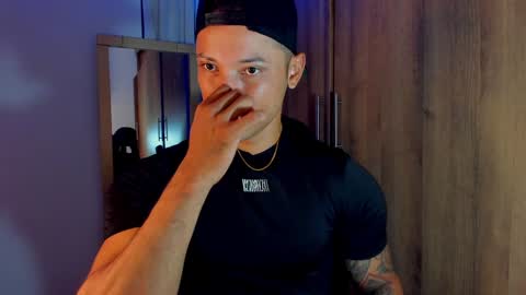 Snapshot of bryan_boy_ chatting on 01.25.25 bryan online show from 01.25.25