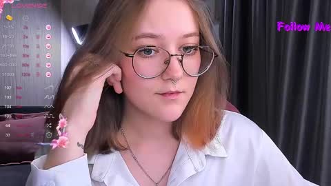 Snapshot of bubble_bunny chatting on 02.12.25 Ruby online show from 02.12.25