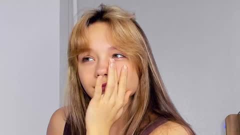 Snapshot of bunny_bonny chatting on 01.30.25 Alice online show from 01.30.25