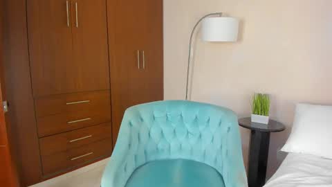 Snapshot of buunnyyhot chatting on 11.01.25 Rosse online show from 11.01.25