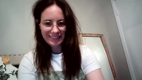 Snapshot of caitie__citrine chatting on 12.15.24 Caitie Citrine online show from 12.15.24