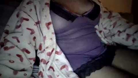 Snapshot of caligirl310r chatting on 12.09.24 Caligurl   Queen    Head Fluffer In Charge  Goddess of Cocktease   Mistress of Holes online show from 12.09.24