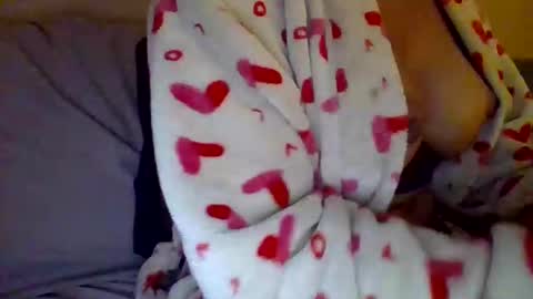 Snapshot of caligirl310r chatting on 01.03.25 Caligurl   Queen    Head Fluffer In Charge  Goddess of Cocktease   Mistress of Holes online show from 01.03.25