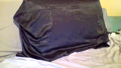 Snapshot of caligirl310r chatting on 02.23.25 Caligurl   Queen    Head Fluffer In Charge  Goddess of Cocktease   Mistress of Holes online show from 02.23.25