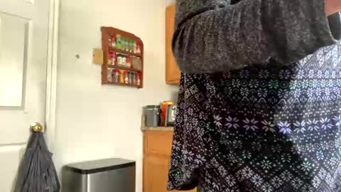 Snapshot of calishop1 chatting on 12.13.24 calishop1 online show from 12.13.24