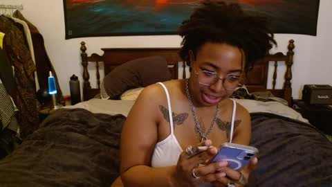 Snapshot of call_me_hedone chatting on 01.27.25 Hedone online show from 01.27.25