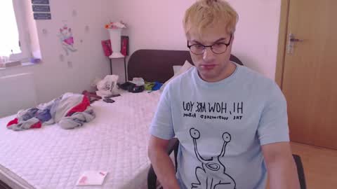 Snapshot of calvinjohnlad chatting on 03.08.25 Calvinjohnlad online show from 03.08.25