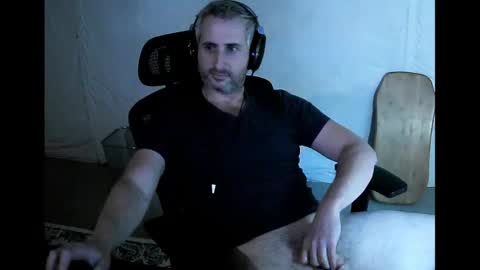 Snapshot of camcrusader chatting on 10.04.25 herp derp online show from 10.04.25