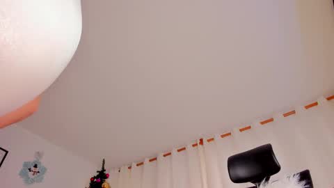 Snapshot of camila_shorty_ chatting on 12.24.24 CamilaMendez--- online show from 12.24.24