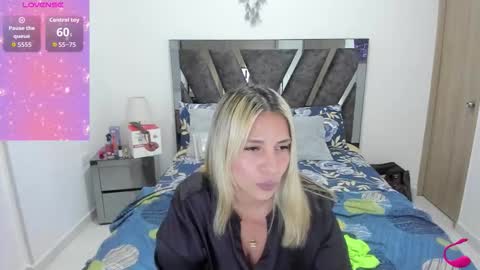 Snapshot of camilabliss chatting on 11.17.25 Camila online show from 11.17.25