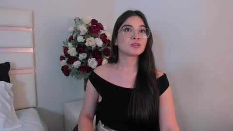 Snapshot of camilasofiia chatting on 01.23.25 Camila online show from 01.23.25