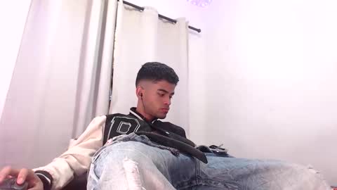 Snapshot of camillo_beischel_ chatting on 09.11.25 camillo_beischel_ online show from 09.11.25