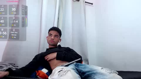 Snapshot of camillo_beischel_ chatting on 10.08.25 camillo_beischel_ online show from 10.08.25