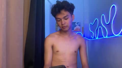 Snapshot of camwithethan chatting on 10.01.25 Ethan online show from 10.01.25