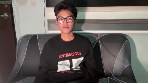 Snapshot of camwithethan chatting on 10.03.25 Ethan online show from 10.03.25