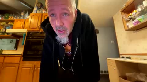 Snapshot of canadianchris1007 chatting on 03.10.25 Chris online show from 03.10.25