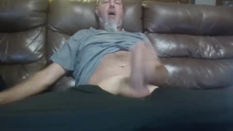 Snapshot of canadianchris1007 chatting on 09.28.25 Chris online show from 09.28.25