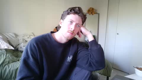 Snapshot of canadianstud18 chatting on 01.24.25 Devon online show from 01.24.25