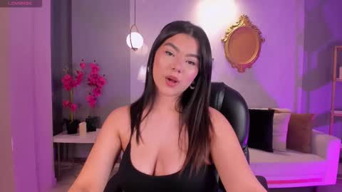 Snapshot of candaserussell chatting on 10.10.25 Candanse R online show from 10.10.25