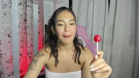 Snapshot of candy_hes chatting on 12.04.24 Nickol online show from 12.04.24