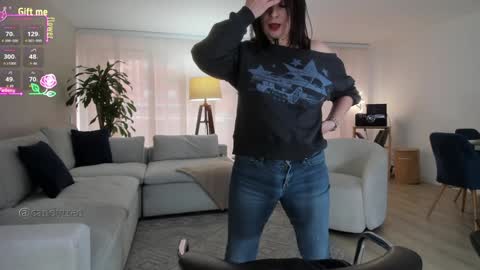 Snapshot of candyxtreo chatting on 09.28.25 Gabriela K girl online show from 09.28.25